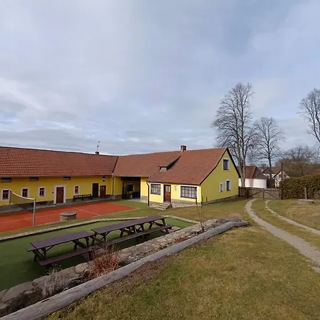 Statek Palcice * Cechtice